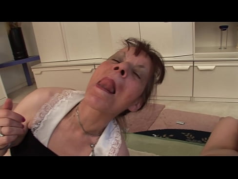 ❤️ Duha ka lola ug usa ka apohan adunay tulo ka lalaki ❤️ Porn video sa amon ❌
